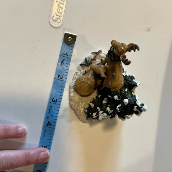 Two reindeer. Part of a Christmas village. - Picture 7 of 8